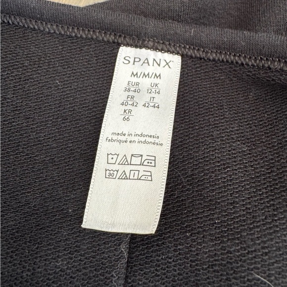 NWOT! Spanx Perfect Length Top, Dolman 3/4 Sleeve - Picture 6 of 6